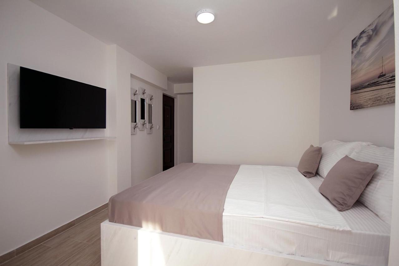 Apartments Residence Dj Petrovac Exterior photo
